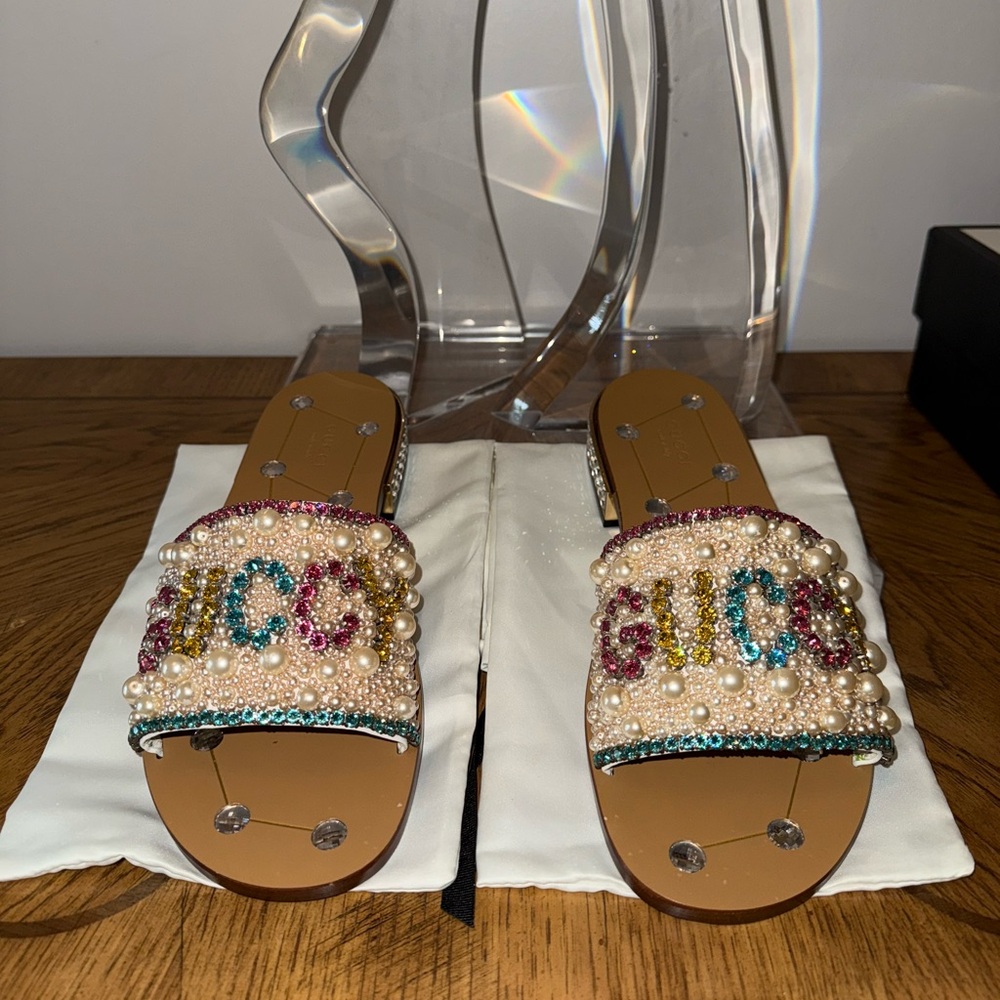 Gucci Limited Edition GUCCY Pearl Sandals